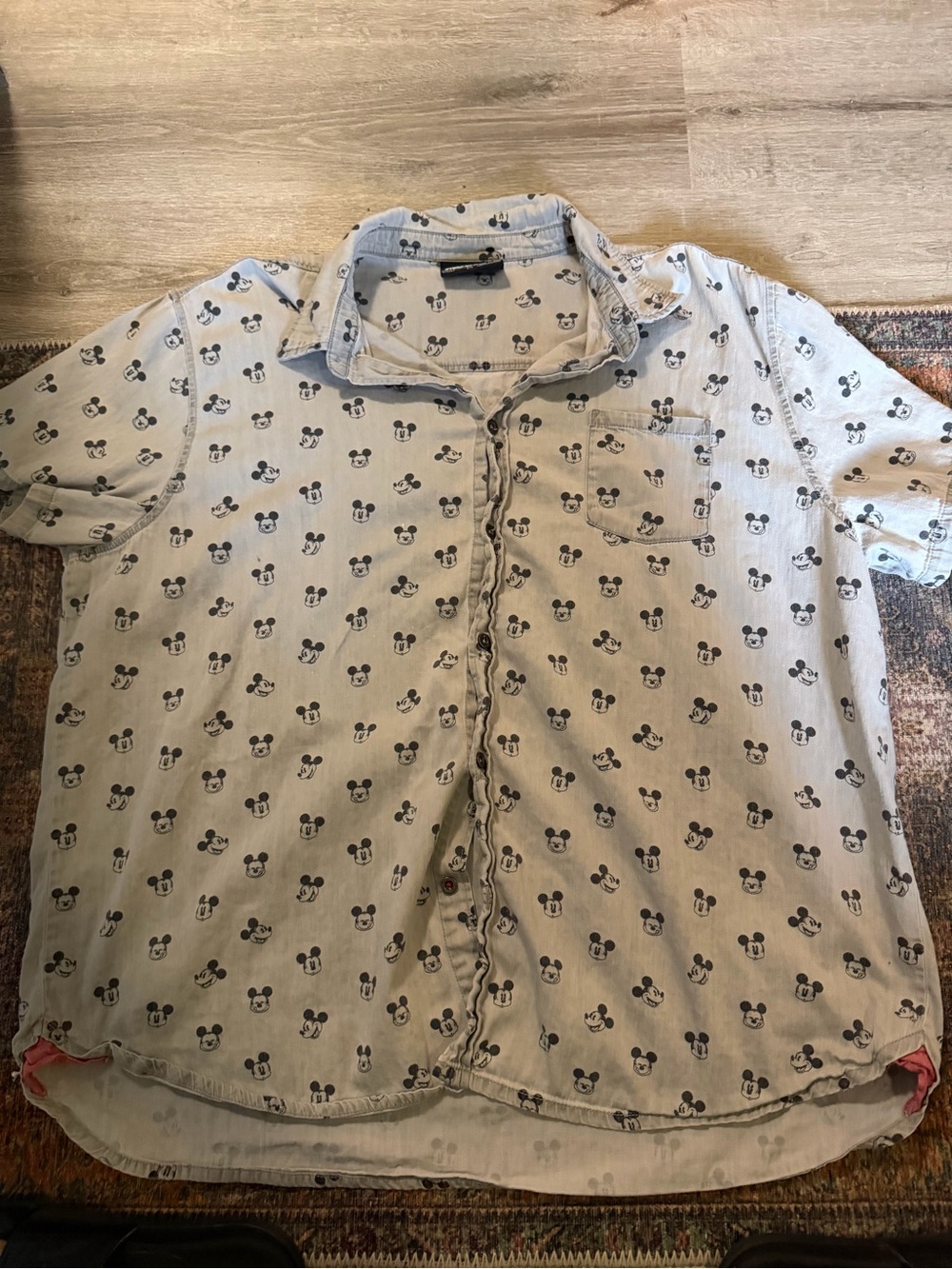 Men's gray Short-Sleeve Button Shirt with Mickey Head Print